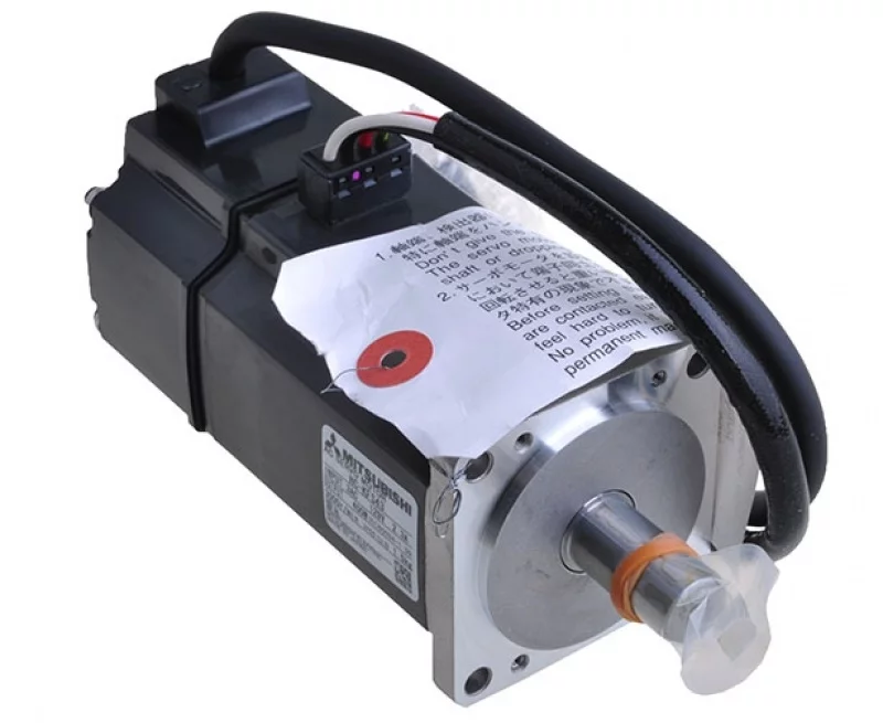 Серводвигатель HC-PQ033B-UE оснащен тормозом